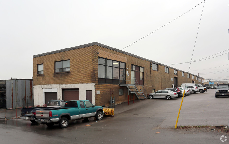 20 Sheffield St, Toronto, ON en alquiler - Foto del edificio - Imagen 2 de 2