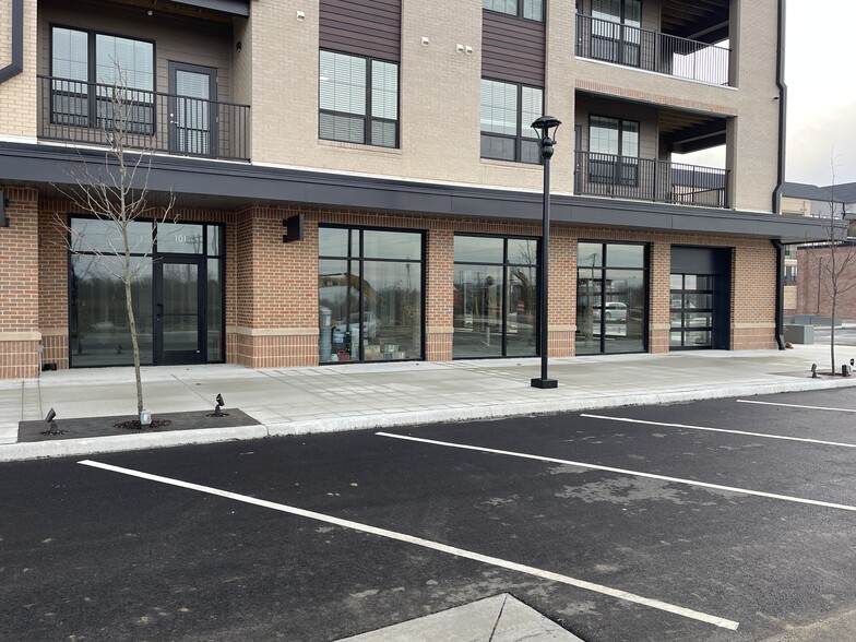 8765 Front St, Fishers, IN en alquiler - Foto del edificio - Imagen 2 de 8