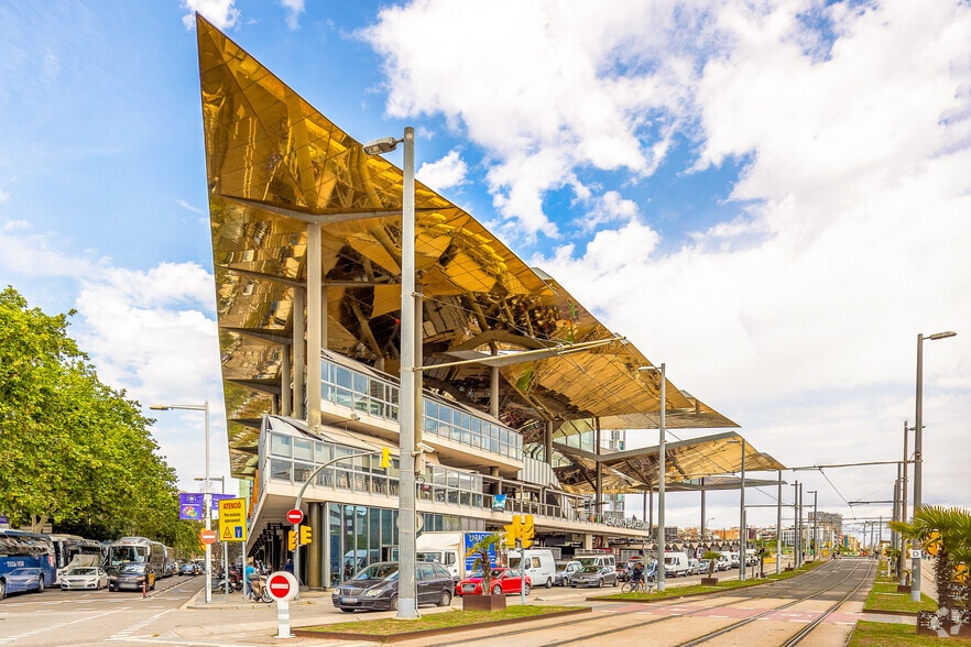 Avinguda Meridiana, 63, Barcelona, Barcelona en venta - Foto del edificio - Imagen 2 de 2