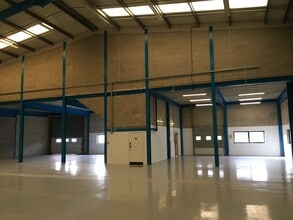 Newton Rd, Crawley en alquiler Foto del interior- Imagen 2 de 4