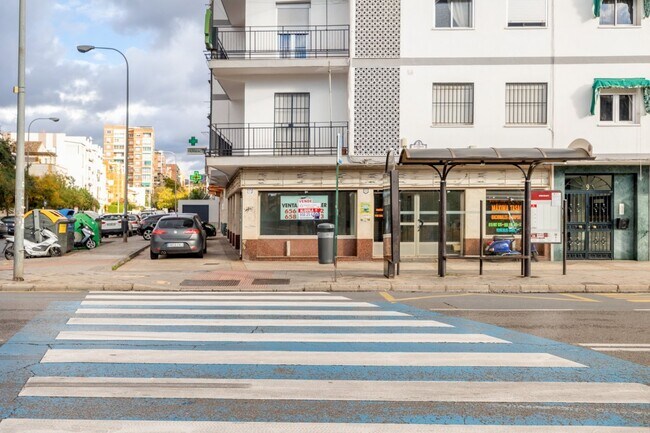 Más detalles de de Dílar, 9, Granada - Local en venta