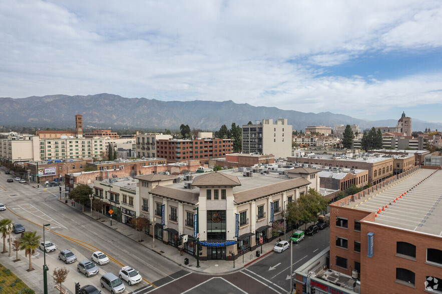 60-64 N Fair Oaks Ave, Pasadena, CA en venta - Foto del edificio - Imagen 3 de 5