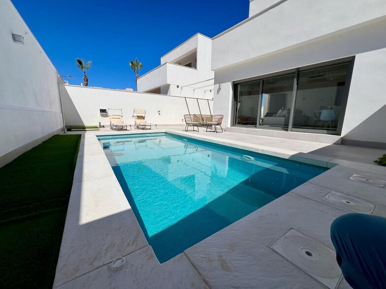 Terreno en Orihuela, Alicante en venta - Foto del edificio - Imagen 3 de 15