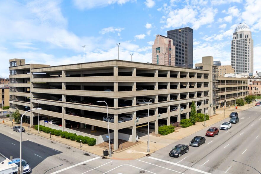 701-719 W Jefferson St, Louisville, KY en venta - Foto principal - Imagen 1 de 7