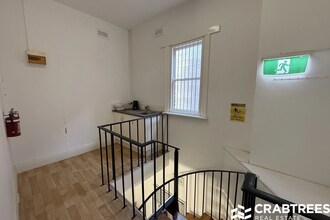 8 Atherton Rd, Oakleigh en alquiler Foto del interior- Imagen 1 de 2