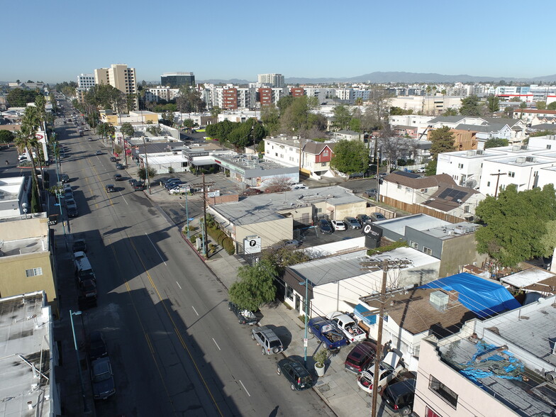 10835 Magnolia Blvd, North Hollywood, CA en venta - Vista aérea - Imagen 3 de 35