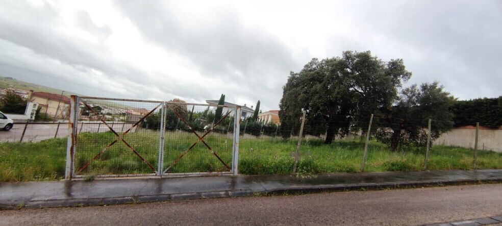 Terreno en Sierra de Fuentes, Cáceres en venta - Foto principal - Imagen 2 de 9