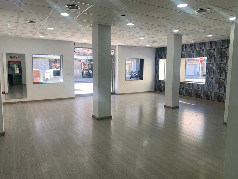 Local en Silla, Valencia en venta - Foto del edificio - Imagen 2 de 21