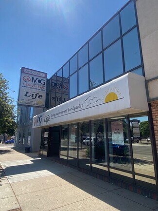 Más detalles de 4806 Av 51, Red Deer, AB - Oficina en venta