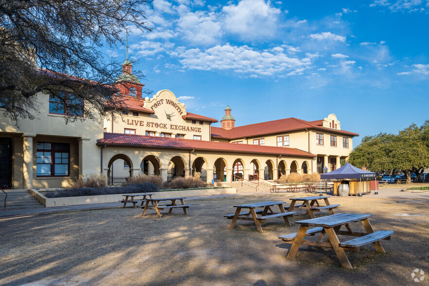 131 E Exchange Ave, Fort Worth, TX en alquiler - Foto del edificio - Imagen 2 de 79