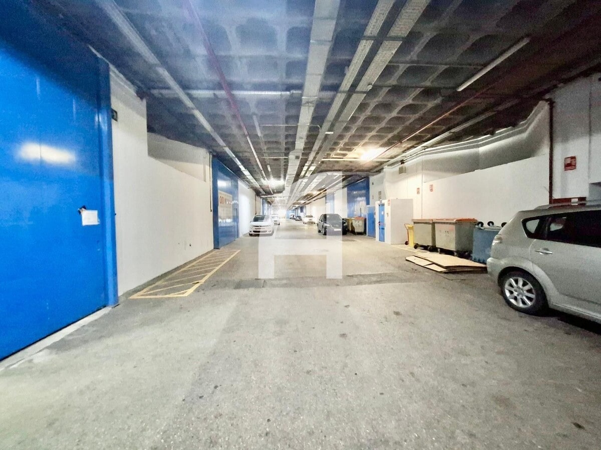Madrid, MAD 28033 - Unidad Tr -  - Foto del interior - Image 1 of 18