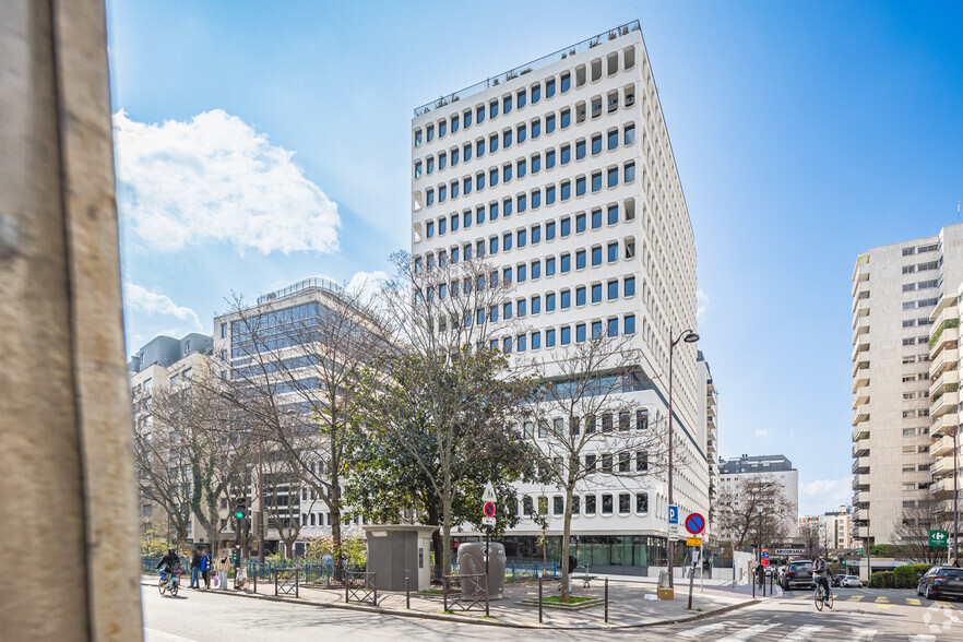 42 Rue Cambronne, Paris en alquiler - Foto del edificio - Imagen 2 de 3