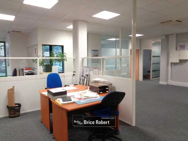 Oficina en Bron en alquiler - Foto del interior - Imagen 3 de 8