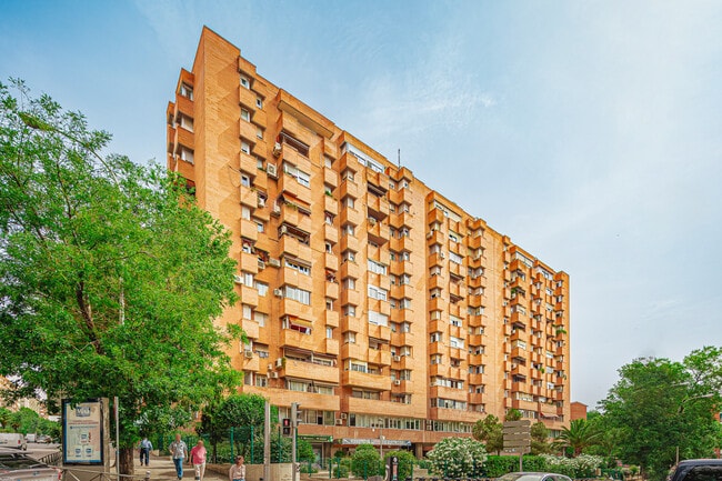 Más detalles de Calle de Lira, 1, Madrid - Edificio residencial​ en venta