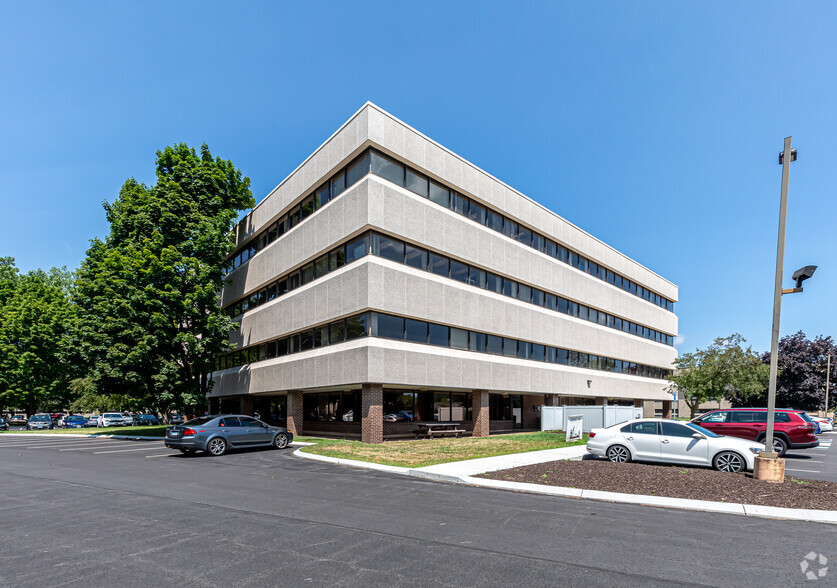 60 Hartland St, East Hartford, CT en alquiler - Foto del edificio - Imagen 2 de 4