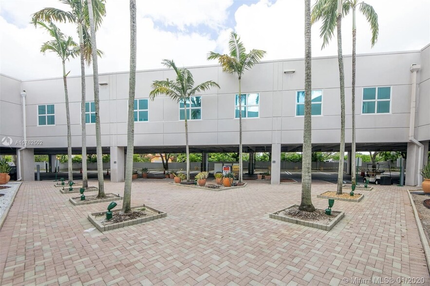 10305 NW 41st St, Doral, FL en alquiler - Foto del edificio - Imagen 3 de 25