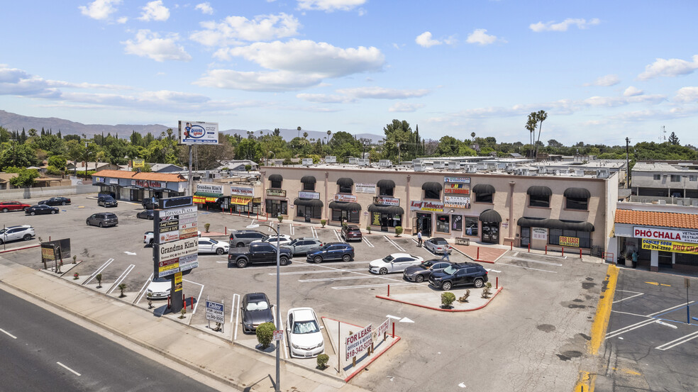 8372 Topanga Canyon Blvd, Los Angeles, CA en alquiler - Foto del edificio - Imagen 3 de 7