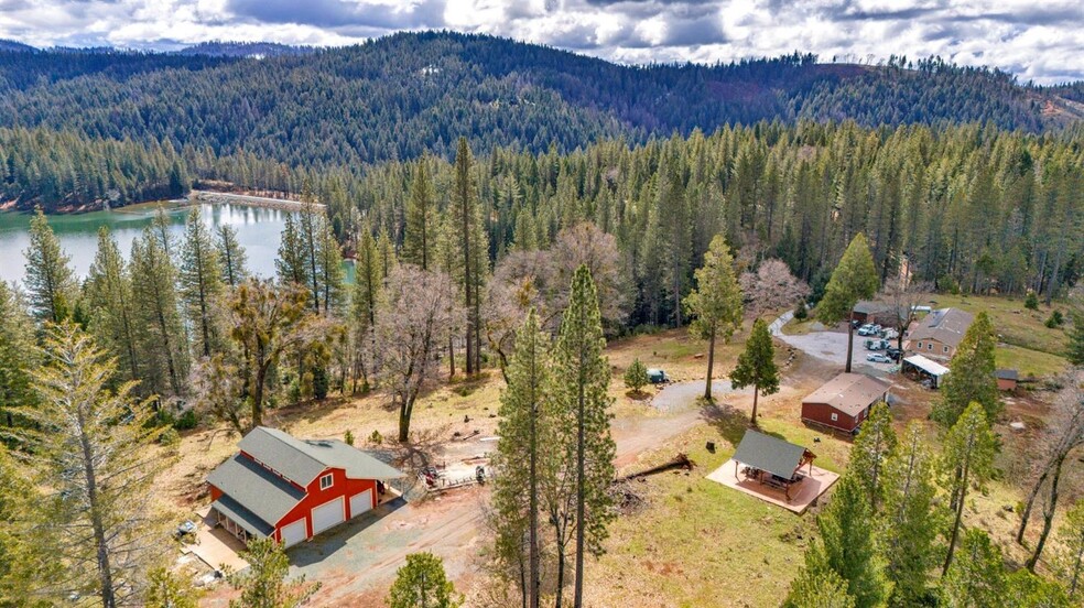 5110 Sly Park Rd, Pollock Pines, CA en venta - Foto principal - Imagen 1 de 43