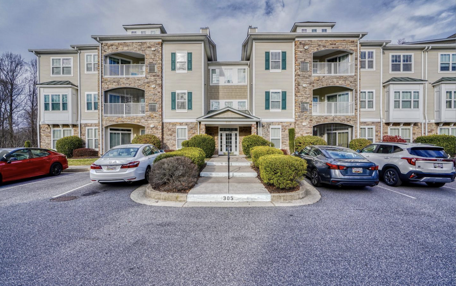 301 Wyndham Cir, Owings Mills, MD en venta - Foto principal - Imagen 1 de 14