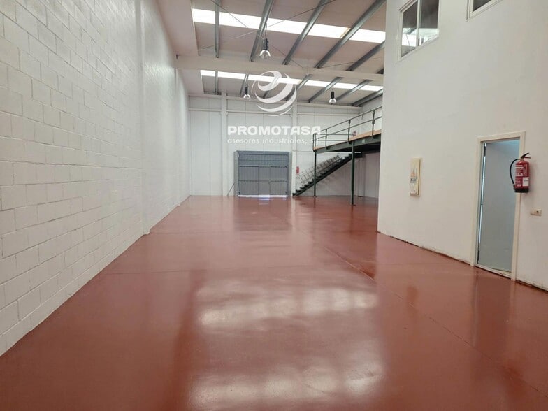 Nave en Rivas-Vaciamadrid, Madrid en alquiler - Foto del edificio - Imagen 3 de 8