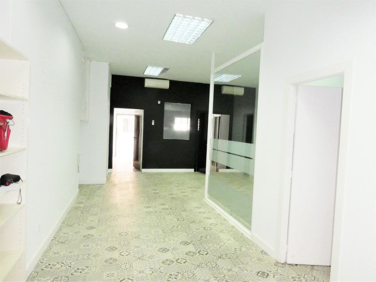 Madrid, MAD 28032 -  -  - Foto del interior - Image 1 of 16