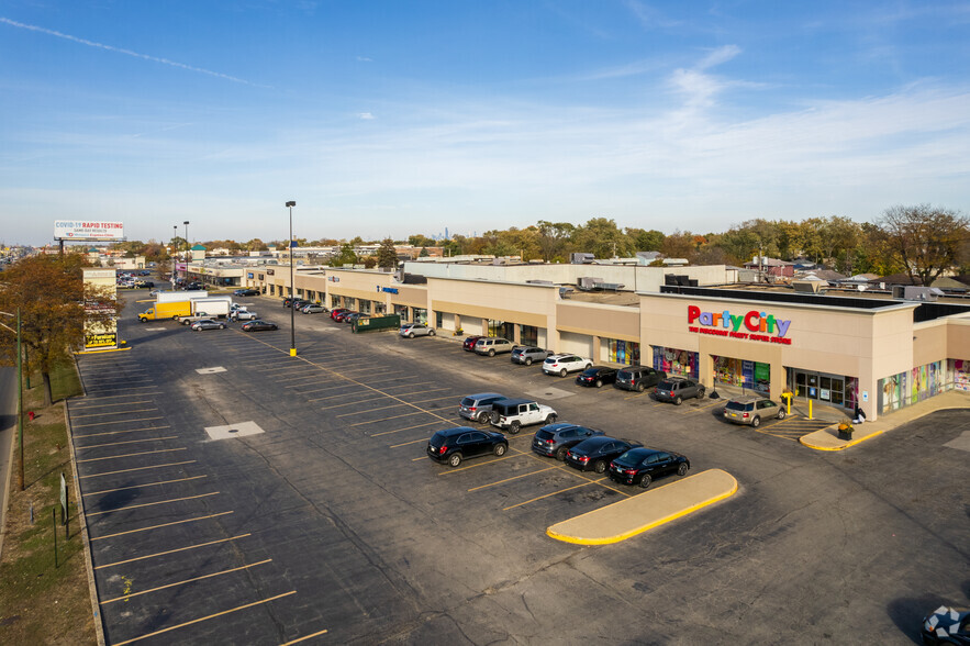 8101-8159 S Cicero Ave, Chicago, IL en alquiler - Foto del edificio - Imagen 3 de 7