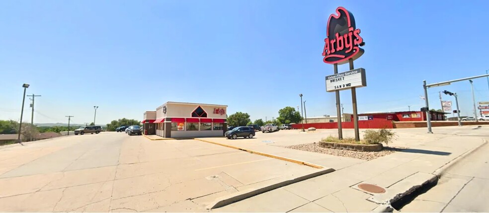 900 W B St, McCook, NE en venta - Foto principal - Imagen 1 de 3