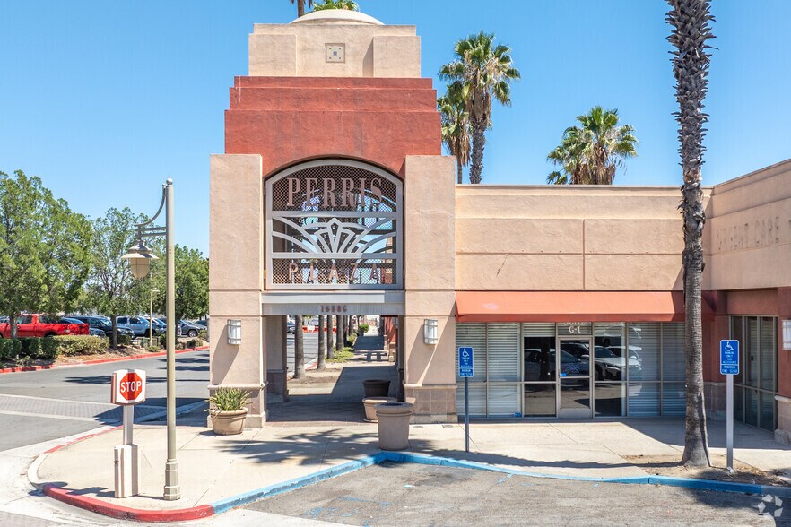 1688 N Perris Blvd, Perris, CA en alquiler - Foto del edificio - Imagen 3 de 4