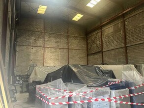 Oficina en Vaulx-en-Velin en alquiler Foto del edificio- Imagen 2 de 2