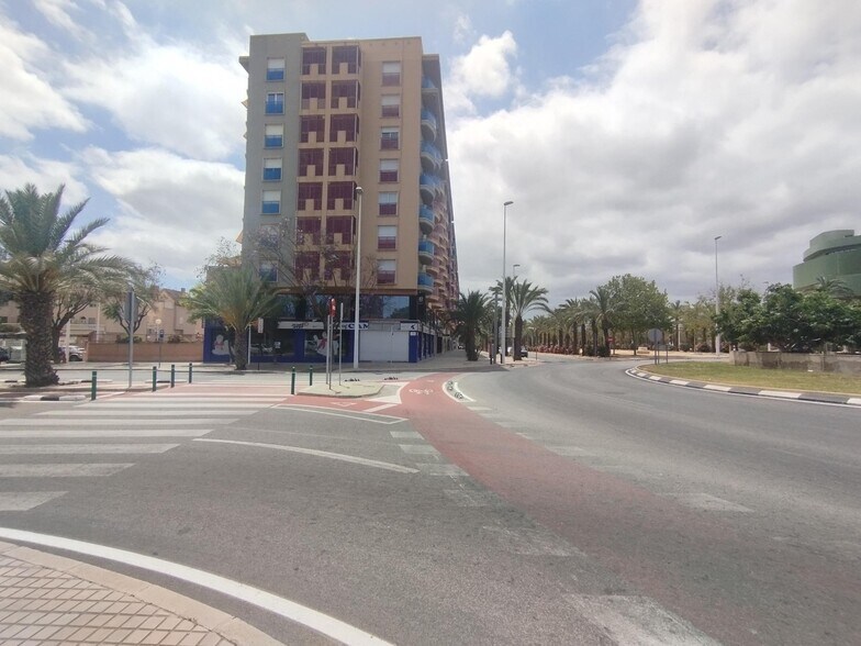 Local en Elche en alquiler - Foto del edificio - Imagen 1 de 12