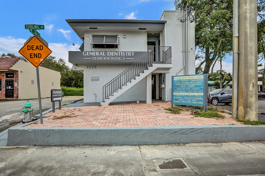 3220 Stirling Rd, Fort Lauderdale, FL en alquiler - Foto del edificio - Imagen 1 de 76