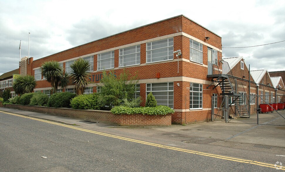 5 Elstree Way, Borehamwood en alquiler - Foto del edificio - Imagen 3 de 9