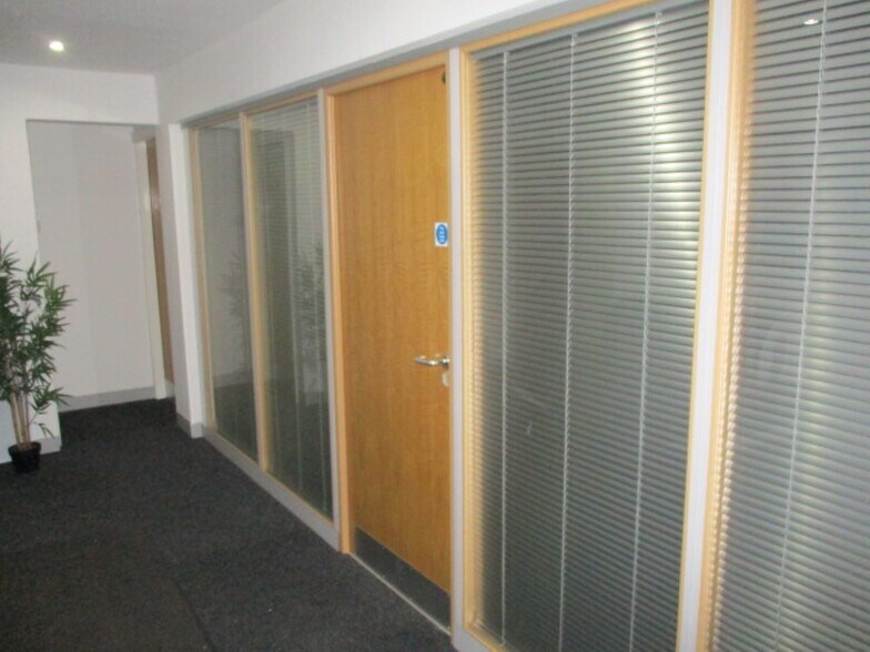 10-12 Westgate, Skelmersdale en alquiler - Vestíbulo - Imagen 2 de 25