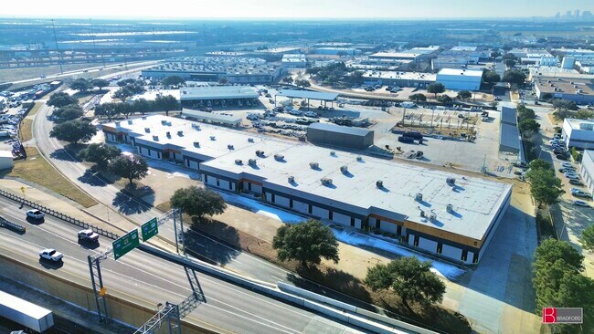 Más detalles de 2500-2536 NE Loop 820, Fort Worth, TX - Nave en alquiler