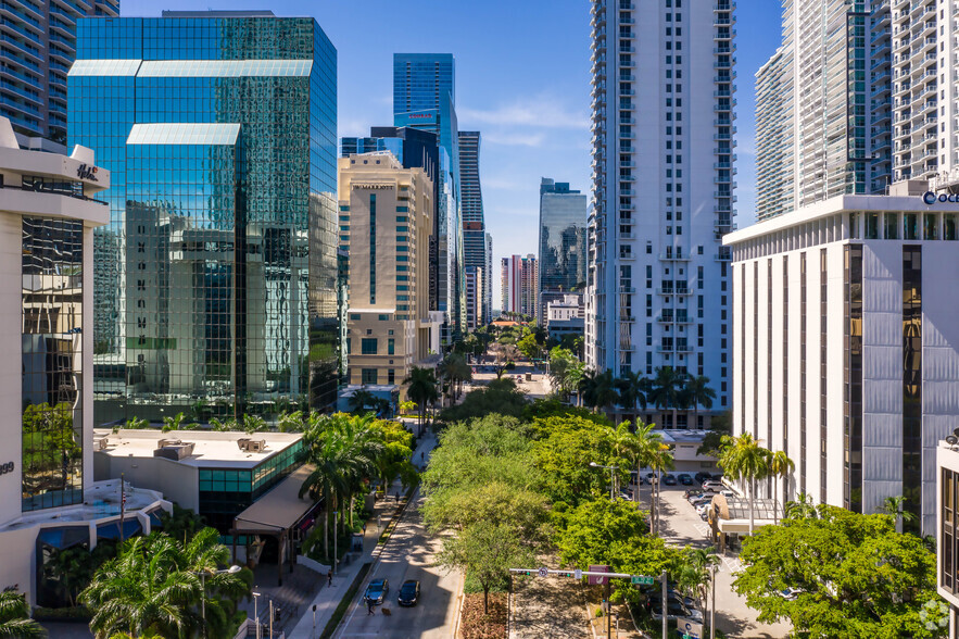 1000 Brickell Ave, Miami, FL en venta - Foto del edificio - Imagen 3 de 4