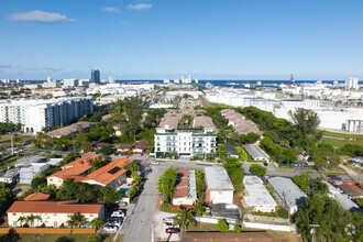 2100 Miami Rd, Fort Lauderdale, FL - VISTA AÉREA  vista de mapa - Image1