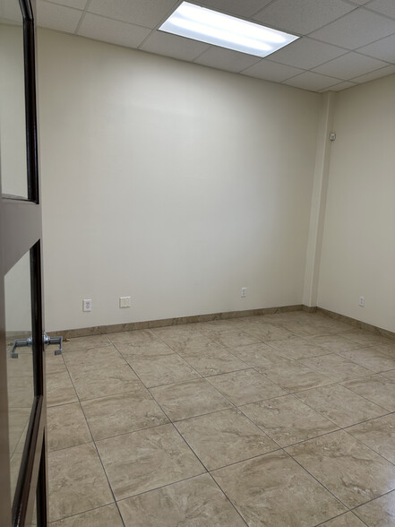 1317 E Jasmine Ave, McAllen, TX en alquiler - Foto del edificio - Imagen 3 de 13