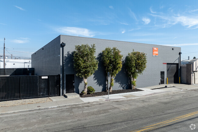 Más detalles para 1700 Hayes Ave, Long Beach, CA - Nave en alquiler