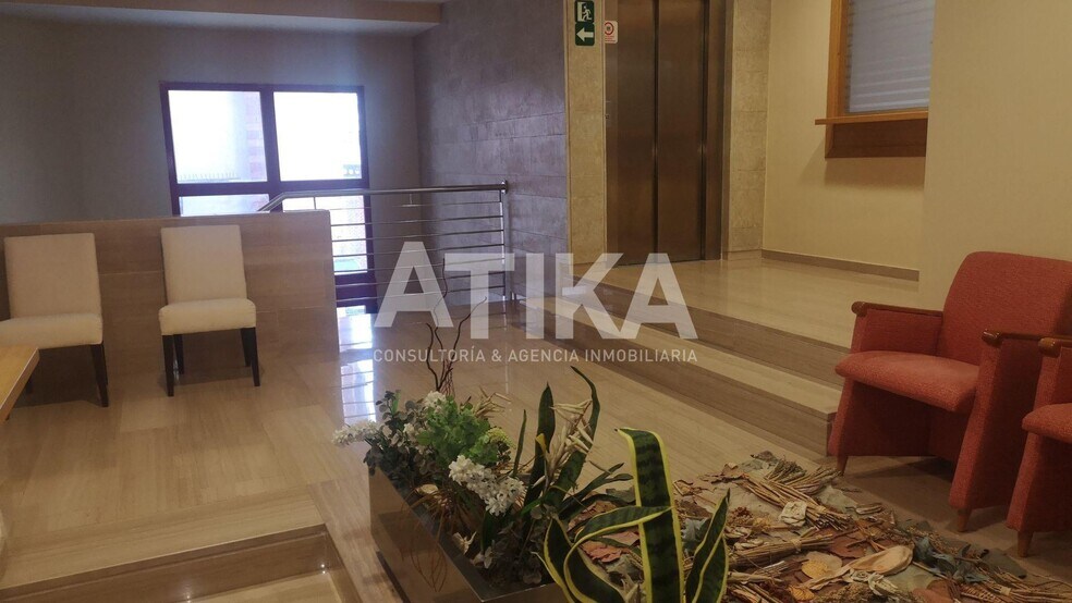 Oficina en Ontinyent, Valencia en alquiler - Vestíbulo - Imagen 2 de 8