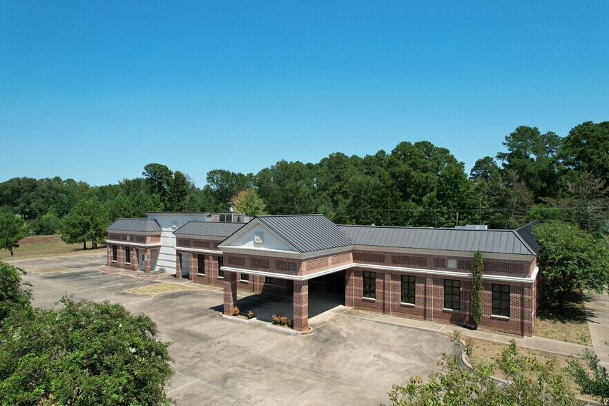 200 Renaissance Way, Crockett, TX en venta - Foto del edificio - Imagen 2 de 40