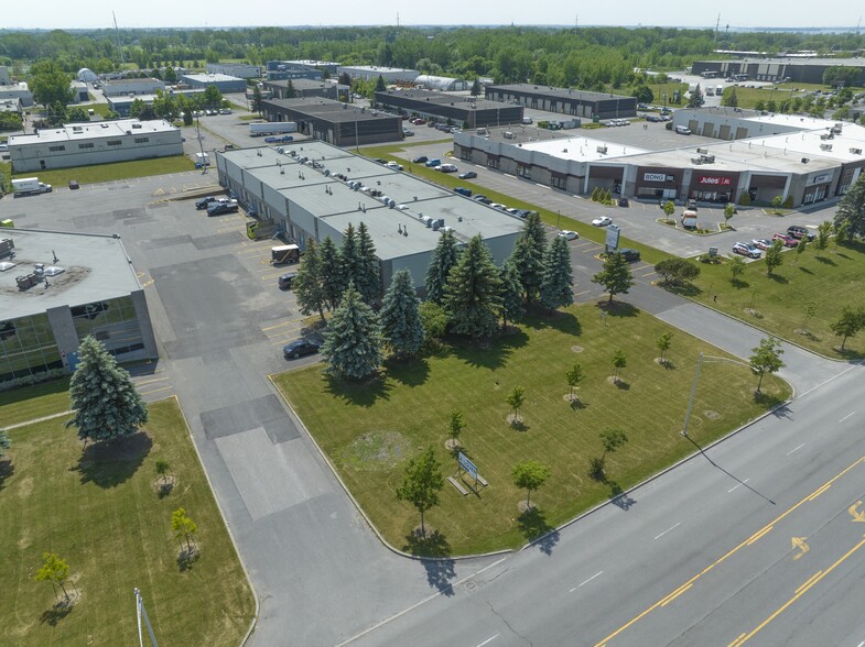 3600 Boul Matte, Brossard, QC en alquiler - Foto del edificio - Imagen 2 de 6