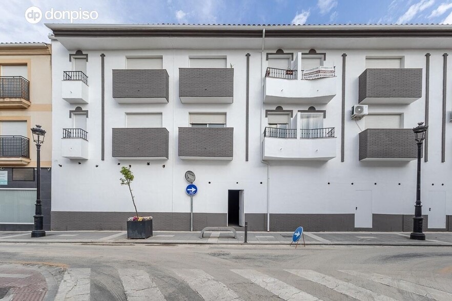 Local en Ogíjares en venta - Foto del edificio - Imagen 1 de 9