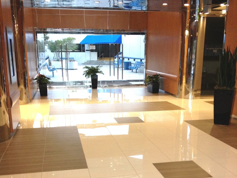 5220 Spring Valley Rd, Dallas, TX en alquiler - Foto del interior - Imagen 2 de 8