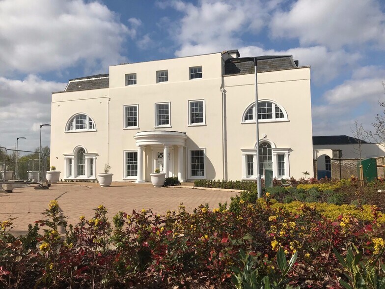 Wren Av, Uxbridge en alquiler - Foto del edificio - Imagen 3 de 4