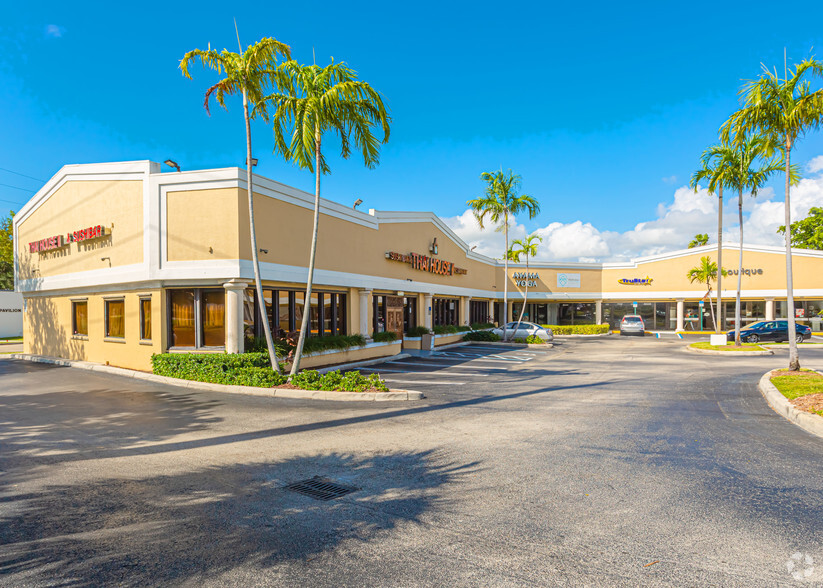 2250 NE 163rd St, North Miami Beach, FL en alquiler - Foto del edificio - Imagen 2 de 7