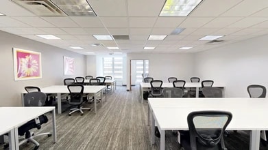 1325 Avenue of the Americas, New York, NY en alquiler Matterport 3D Scan- Imagen 1 de 2