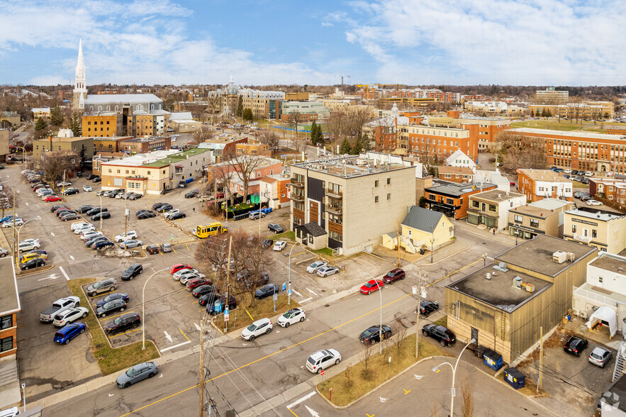 18-20 Rue Turgeon, Ste-Thérèse, QC en alquiler - Vista aérea - Imagen 2 de 4