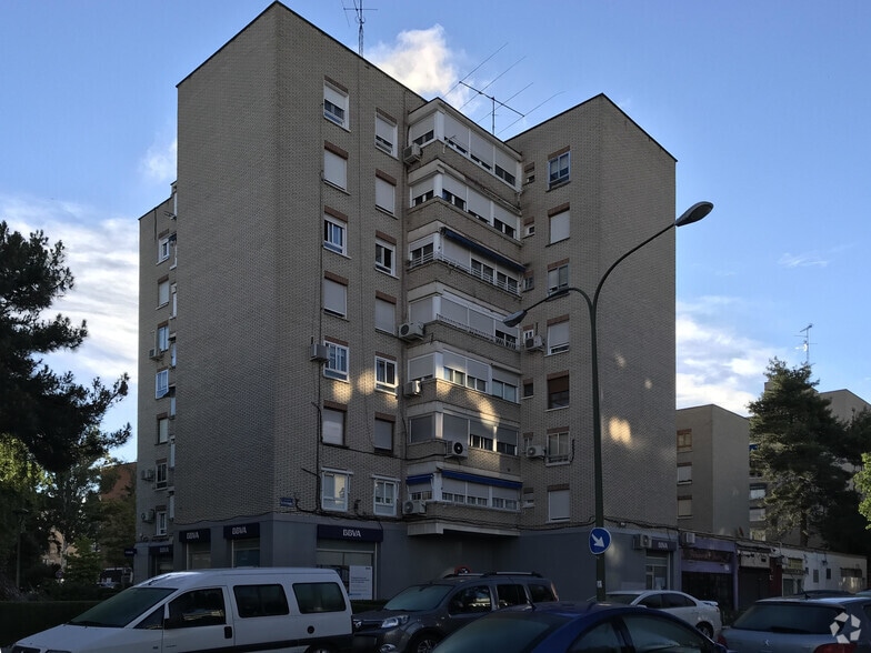 Calle Simón Hernández, 48, Móstoles, Madrid en alquiler - Foto del edificio - Imagen 2 de 2