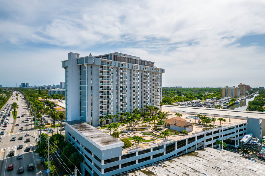 13499 Biscayne Blvd, Miami, FL en alquiler - Foto del edificio - Imagen 3 de 50