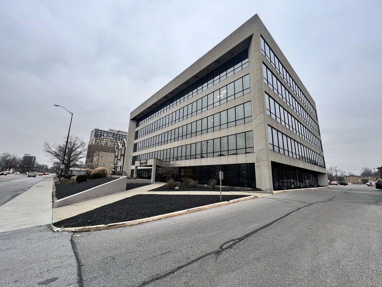 3737 N Meridian St, Indianapolis, IN en alquiler - Foto del edificio - Imagen 3 de 4